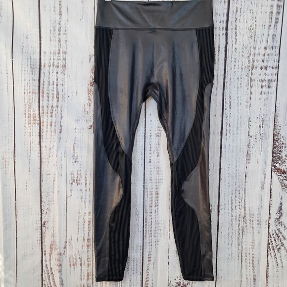 Fabletics Pants - NWT Fabletics M Motion365+ Contour High-Waisted Leggings Black Shine Moto